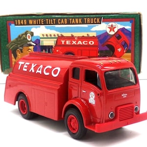 Texaco Tank Truck...Tilt Cab...1949...Ertl