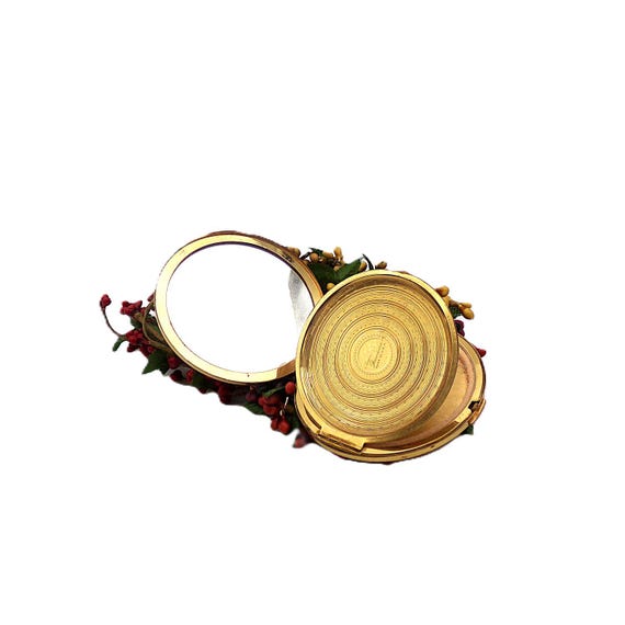 1960s Elgin American Gold Etched Powder Compact - image 7