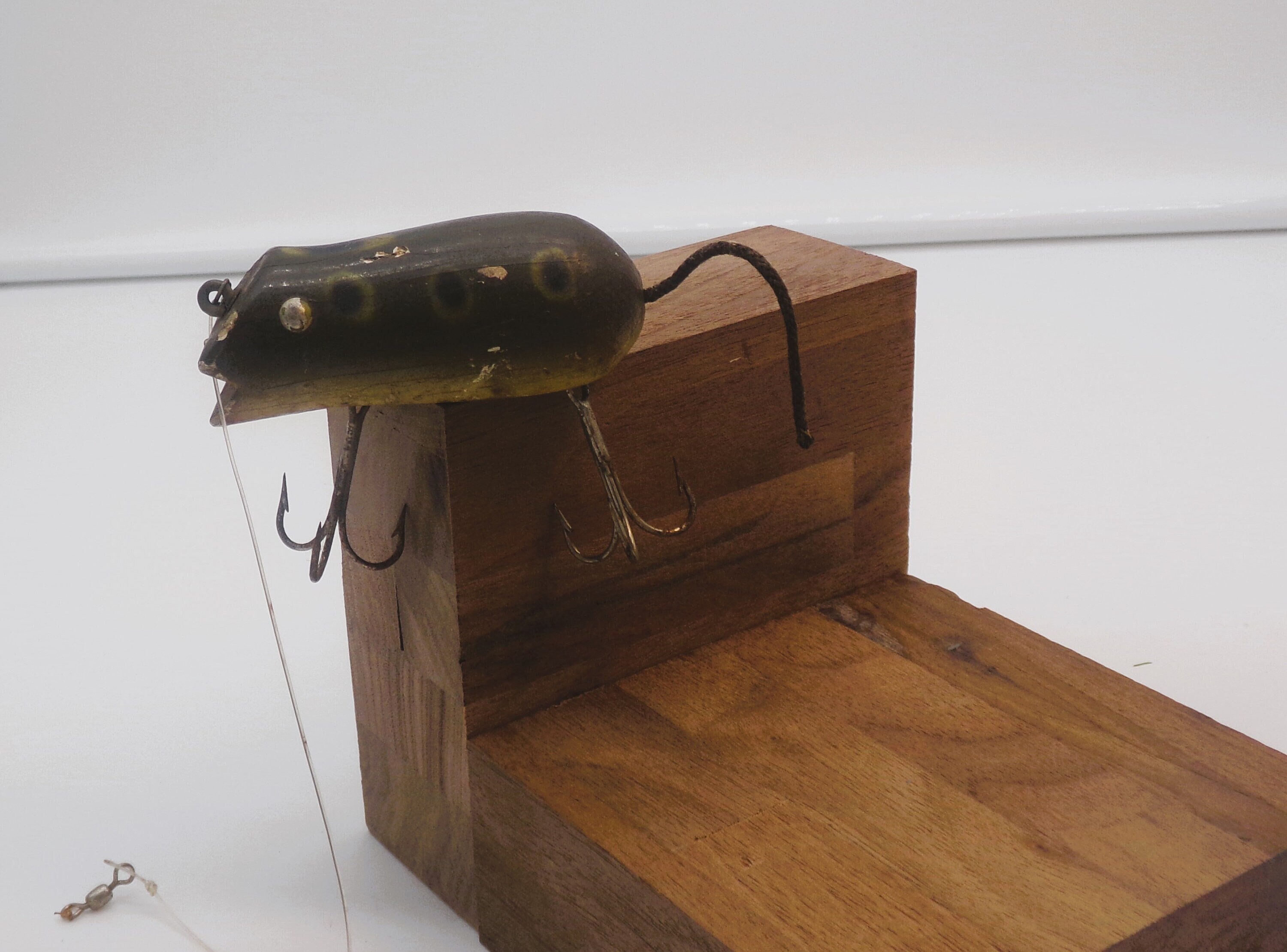 Shakespears' Swimming Mouse Wooden Lure VINTAGE 1920'S Shakespears' Swimming Mouse Wooden Lure VINTAGE 1920'S