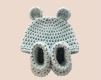 Crochet Baby Hat and Booties Set – Newborn Outfit, Baby Shower Gift, Baby Photo Prop, Handmade Accessories, Pregnancy Announcement
