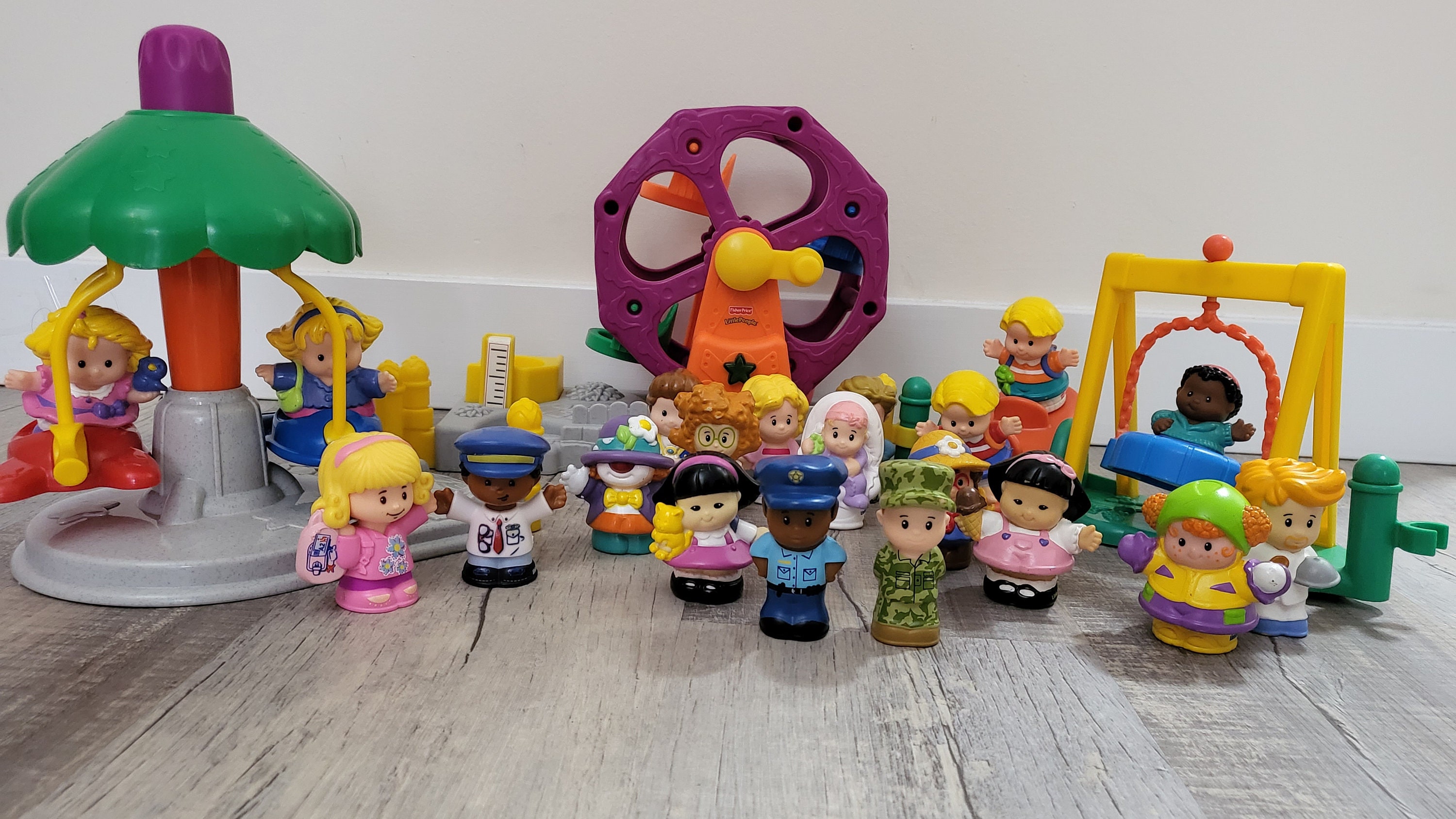 Vintage Fisher Little People Playground 1986 #2525 100 Complete