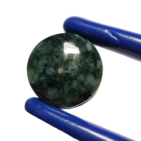 Cabujon de Jade de Guatemala con Ranura