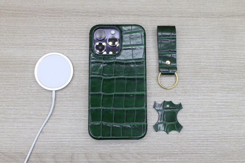 iPhone 12 Pro Case, iPhone 14 Pro Max, iPhone 12 mini Case, iPhone 11 Case, iPhone 15 Plus Case, Leather iPhone Case,  Leather Phone Cover, iPhone Snap On Case, MagSafe iPhone Case, Personalized Case, Green Leather case,luxury leather phone,Croc Patt