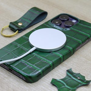 Coque de portable en cuir à motif croco MagSafe, étui pour iPhone vert clair, coque pour iPhone 15, 14, 13, 12, 11 Pro Max Plus, coque de téléphone personnalisée
