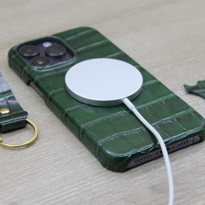 iPhone 12 Pro Case, iPhone 14 Pro Max, iPhone 12 mini Case, iPhone 11 Case, iPhone 15 Plus Case, Leather iPhone Case,  Leather Phone Cover, iPhone Snap On Case, MagSafe iPhone Case, Personalized Case, Green Leather case,luxury leather p