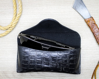 Custom Croco Pattern Leather Black Glasses Holder, Luxury Sunglasses Pouch, Soft Glasses Case