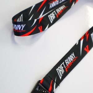 Drift Bunny rouge noir slash logo lanière porte-clés | Noir | JDM Anime Racing Muscle Drift Clé de camion de voiture | Marque de voiture