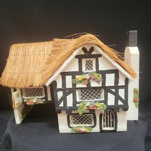 Vintage Pauline Ralph, Reuge Music Box. &quot;Old Ship Inn&quot;. MINT condition & RARE