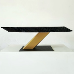 Zwarte eik, salontafel, oude boom, unieke tafel, massieve tafel, gouden tafel