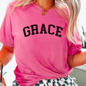 Grace Svg en Png bundel, gebogen christelijke woordenbundel, Varsity lettertype, College Letters, Jezus, waardig, geliefd, verrezen, sterk, religieuze png