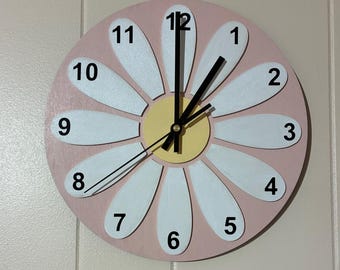 Handmade Daisy Clock: Whimsical Home Decor Gift
