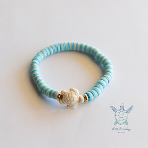 Turtle preppy clay bracelet, trendy bracelet, beaded stretch bracelets, Heishi bracelet, polymer bracelet, stacking bracelet, ocean
