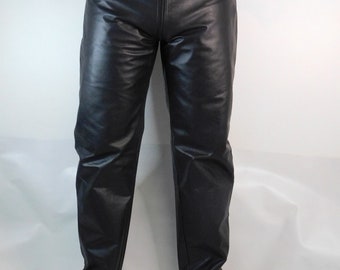 【EEUN】Tulip Button Biker Pants Buy women's Scrub MTB Pants online | MTB clothing | ION shop
