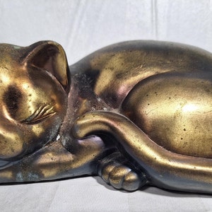 Brass Sleeping Cat 