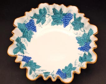 Mid-Century Imperial Glass Hand painted Grape and Leaf or Vintage Grape Bowl with Ruffle Rim