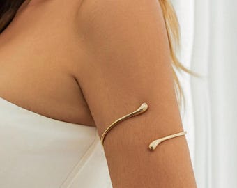 Brazalete ajustable dorado, pulsera minimalista para la parte superior del brazo, brazalete abierto en forma de lágrima, joyería bohemia para festivales, brazalete llamativo de verano.