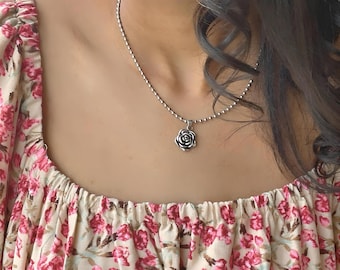 Necklaces, Flora