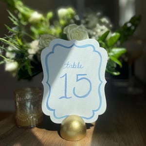Números de mesa de acuarela azul