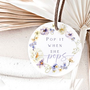 BOTTLE TAG/gift tag Pop it when she pops! template - baby shower | FREE edit | floral wildflower baby girl baby boy digital colorful BBS02