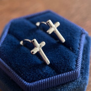 Crucifix Huggie Hoop Earrings in Sterling Silver, Silver huggies earrings, crucifix Hoop Earrings, cross earrings, Silver D hoops earrings