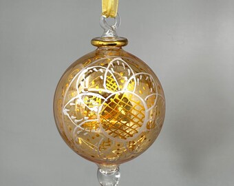 Mundgeblasenes ägyptisches Glas Ornament Floral Antique Globe mit 14K Goldakzenten Elegante Urlaub Weihnachtsbaumdekoration Handwerkskunst