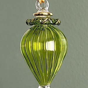 Pastell kleiner Tropfen ägyptischer mundgeblasener Glasornament, handgemachter Weihnachtsbaumschmuck, einzigartige Weihnachtsornamente, ägyptische Wohndekoration Green