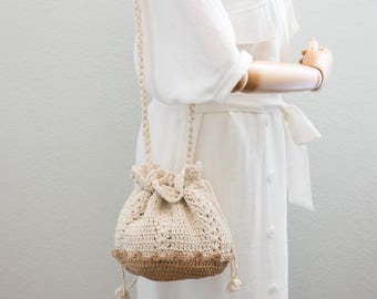 Handmade Crochet Drawstring Shoulder Bag – Vintage-Inspired Cotton Crossbody Purse – Boho Chic Everyday Bag