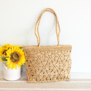 Floral Crochet Straw Tote Bag with Zipper – Fully Lined Summer Beach Bag, Boho Shoulder Bag with Pocket, Handmade Woven Purse