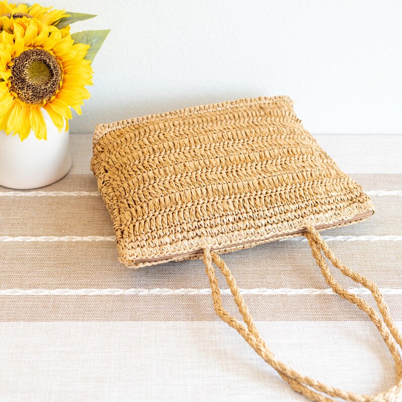 Floral Crochet Straw Tote Bag with Zipper – Fully Lined Summer Beach Bag, Boho Shoulder Bag with Pocket, Handmade Woven Purse