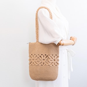 Handmade Crochet Floral Top-Handle Bag – Medium Cotton Knitted Purse for Women – Vintage-Inspired Boho Bag in Brown & White