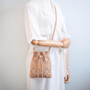 Crochet Floral Crossbody Bag – Handmade Boho Shoulder Purse with Floral Detailing