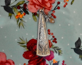 Collana a forma di angelo in argenteria riciclata: ciondolo in argento