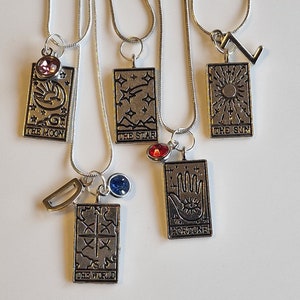 Personalisierte Tarot-Karte Halskette Silber Tarot-Karte Schmuck Kleine Witchy Anhänger Mystic Schmuck Astrologie Halskette Silber überzogen Unisex Geschenk