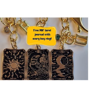 Personalisierte Tarot Karte Schwarz und Gold Schlüsselanhänger Tarot Karte Schlüsselanhänger Witchy Charm Mystic Schmuck Astrologie Glücksbringer Geschenk Spirituelles Geschenk