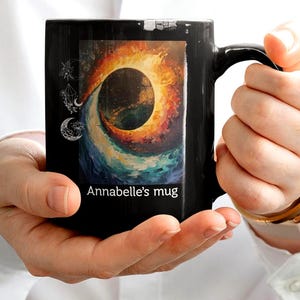 Kubek na kawę „Miłośnicy Księżyca”: Kosmiczna sztuka galaktyki – prezent astronomiczny