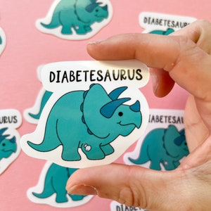 Pegatina troquelada de Diabetesaurus, pegatina de vinilo resistente al agua, bonita pegatina para portátil, pegatina de concienciación, pegatina médica, pegatina de dinosaurio diabético