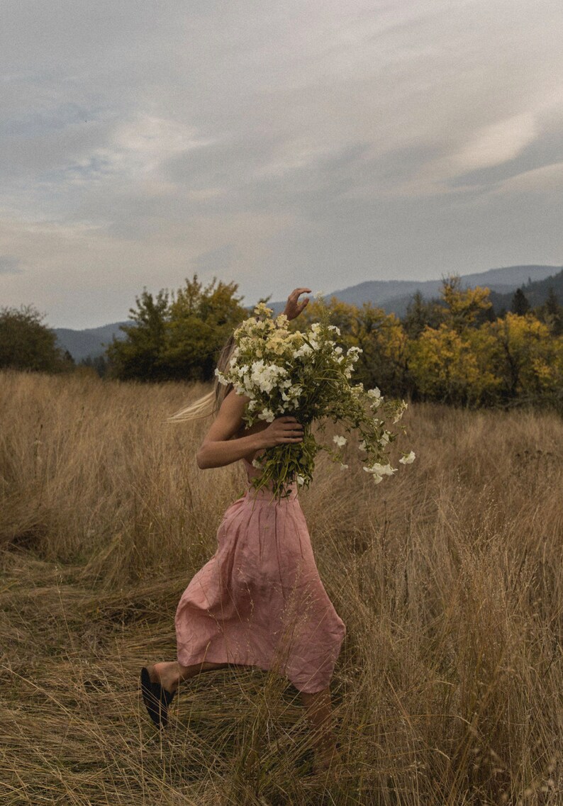 Judith Dress in Clay-Pink Linen Crossback Pinafore Dress image 3