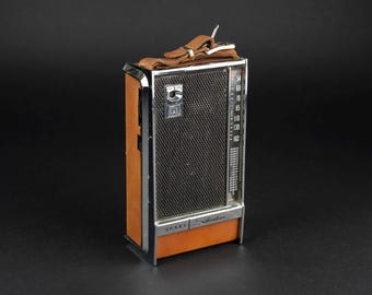 Vintage Sears Silvertone Modell 6214 Tragbares Radio mit Rindsledertasche