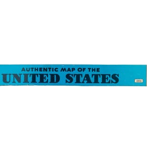 K&ouml;nnte beinhalten: Eine rechteckige, blaue Spielschachtelseite mit dem schwarzen Text AUTHENTIC MAP OF THE UNITED STATES. Auf der rechten Seite befindet sich ein wei&szlig;er Bereich mit dem schwarzen MB Milton Bradley Logo und der Nummer 4806 in einem kleinen wei&szlig;en Feld.