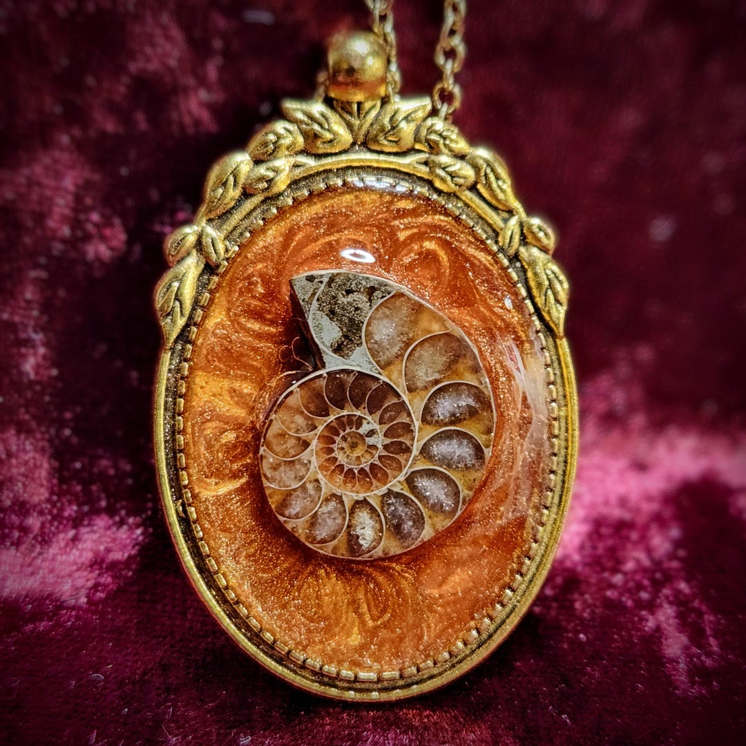 AMMONITE NECKLACE