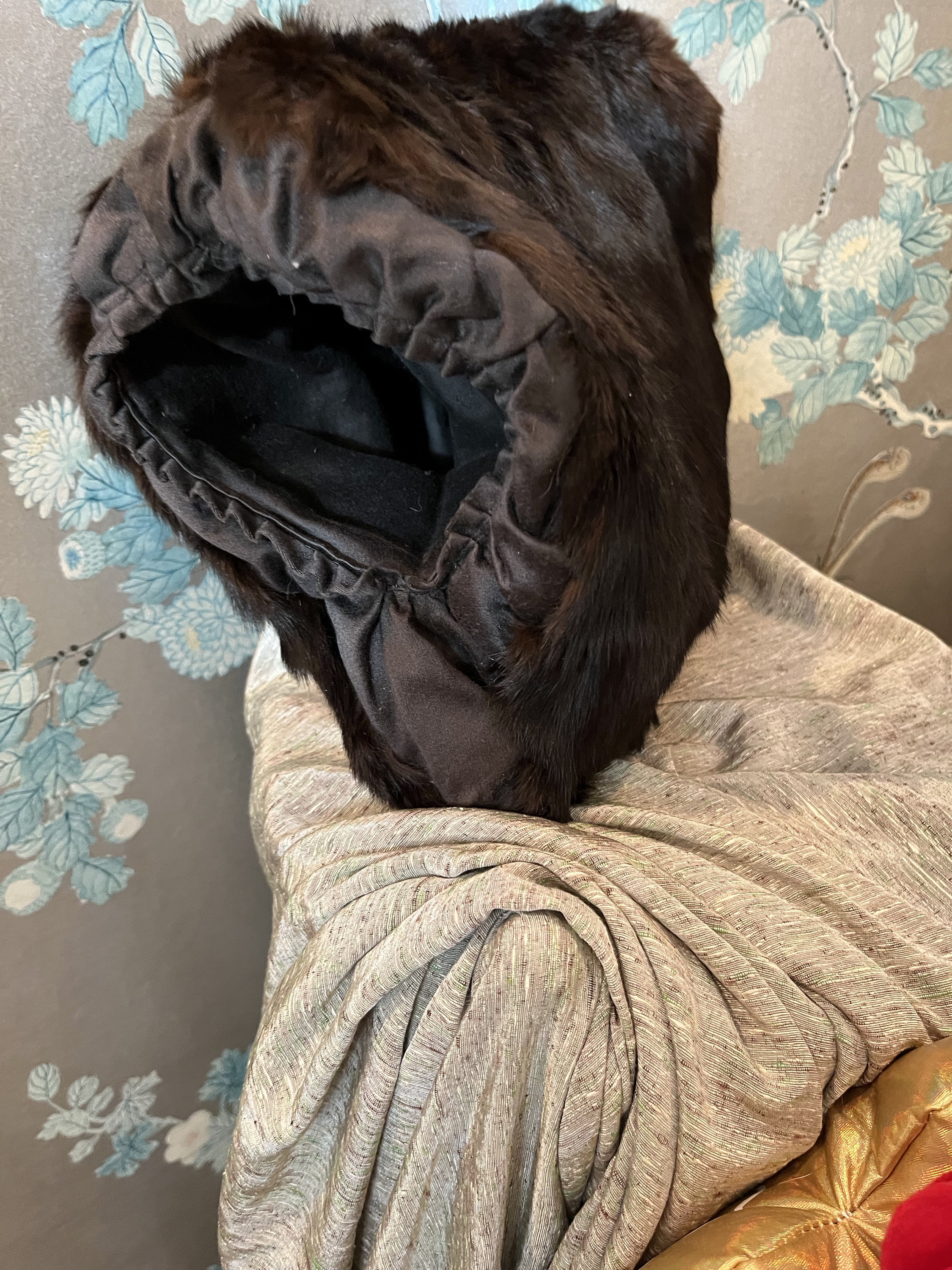 1940s/1950s Dark Brown Mink Fur Muff With Braided Strap