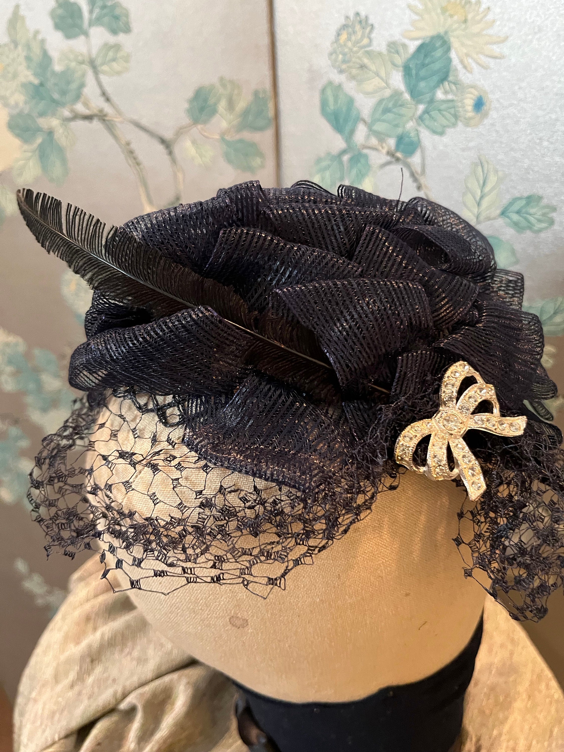 1940 Fascinator, Navy, Woven Nylon Ribbon Hat, Feather 
