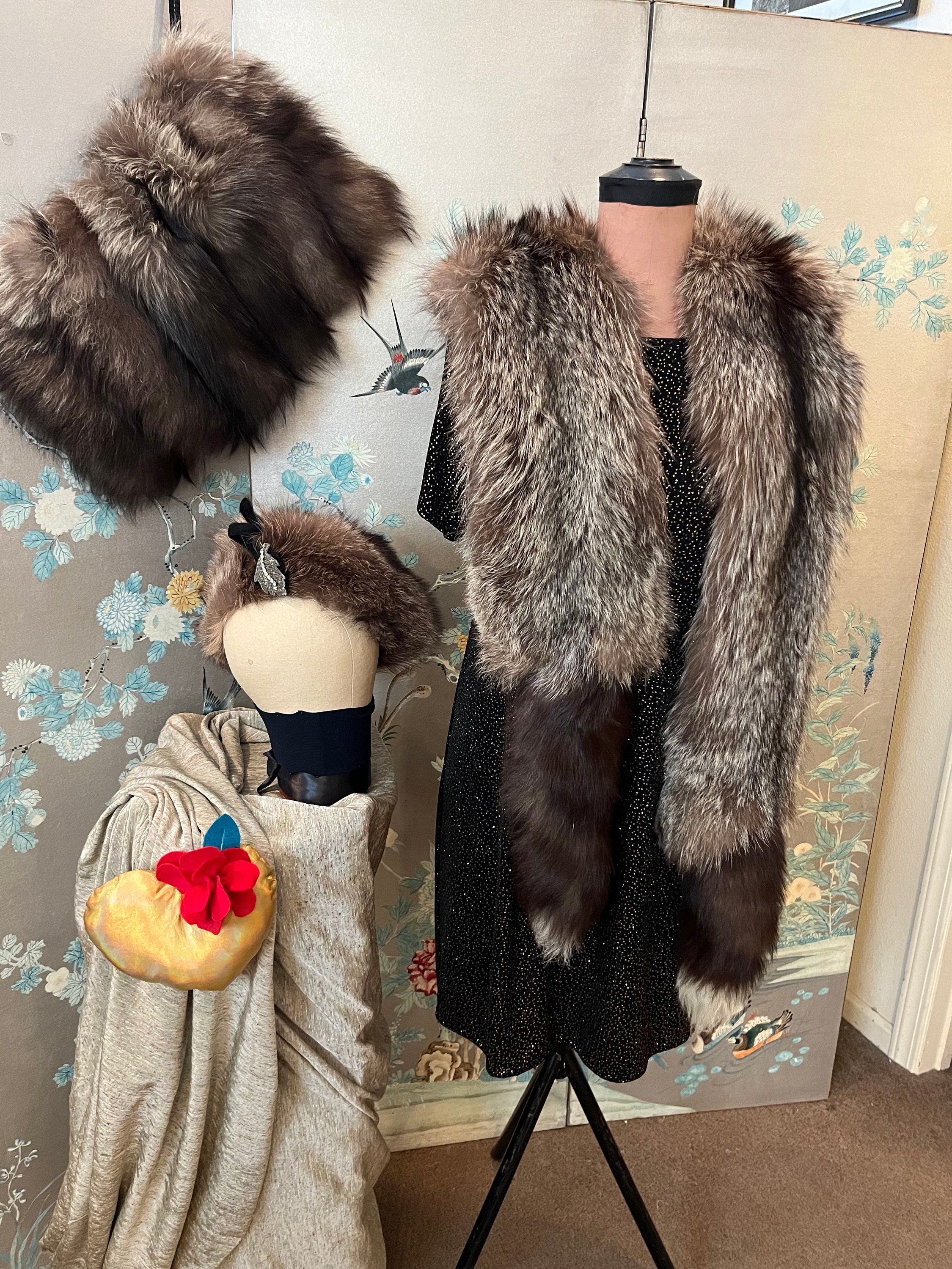 小物 Rare Archive D&G Fur Design Muffler 1940's, Vintage, Silver Fox Muff/purse Hat and Fur Stoles Sold