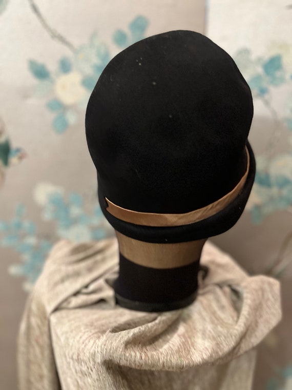 1920  vintage, black felt cloche with tan satin a… - image 2