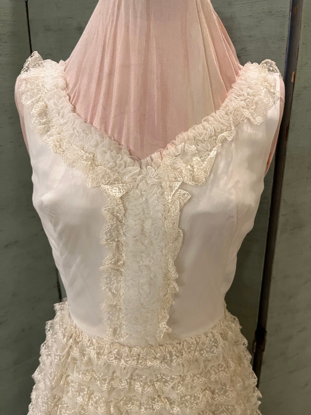 Classical Ruffle 1950 Lace Ruffled Formal, a Classic Look That is Coming Around Again ...