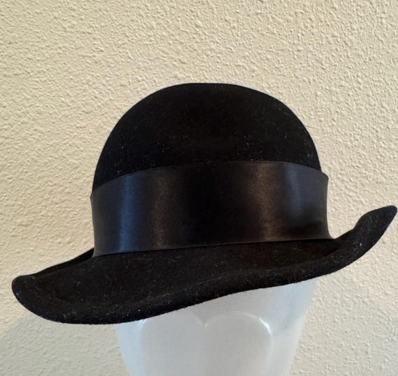 60’s St. John of NY and Paris label, black felt hat
