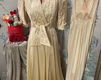 1930, Vintage nightgown and robe