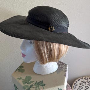 Fedoria - Etsy display picture 1
