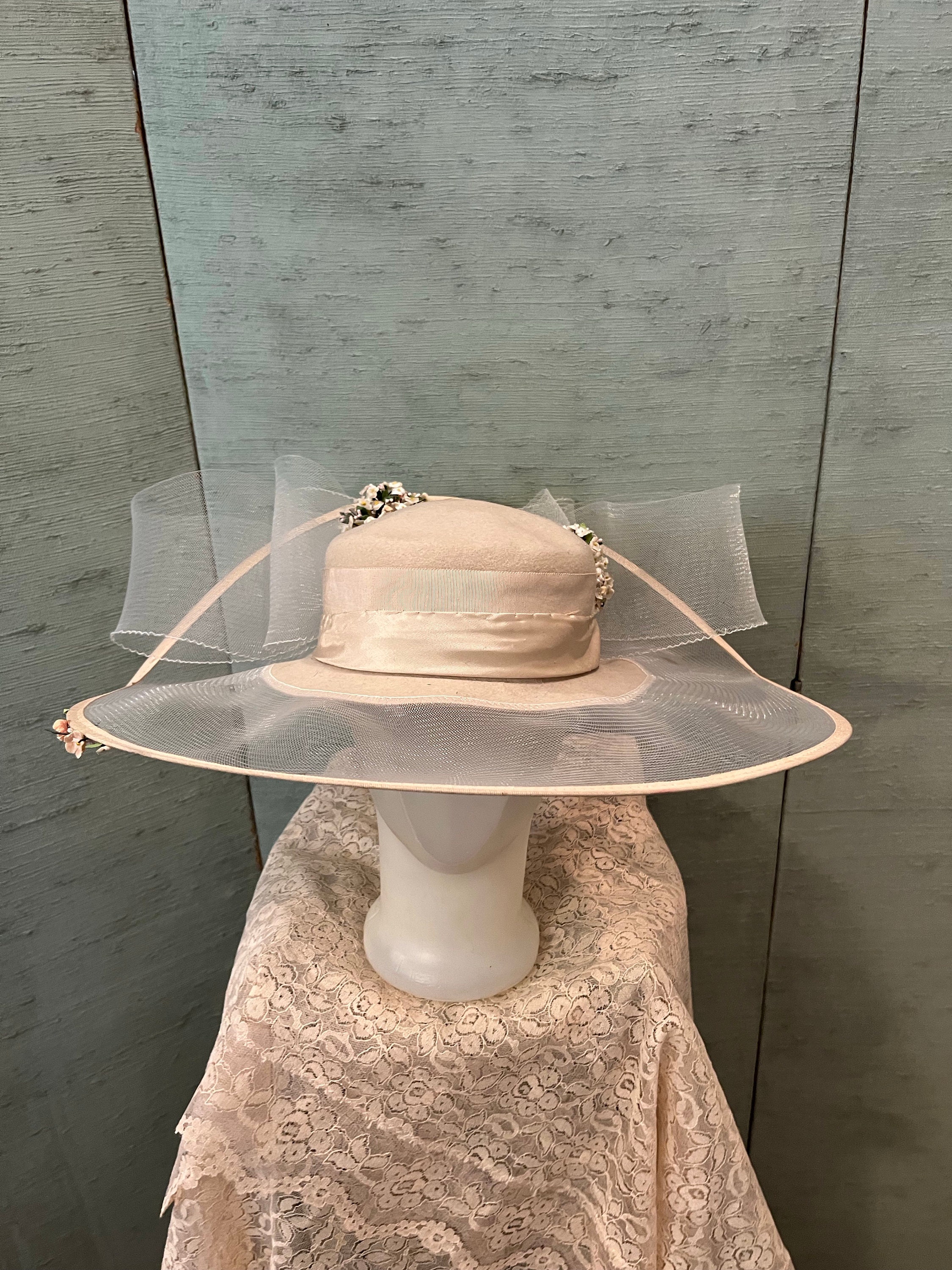 1980 KT. Derby or Ascot Hat, Beige Felt and Sheer, Wide Brim  display picture 1
