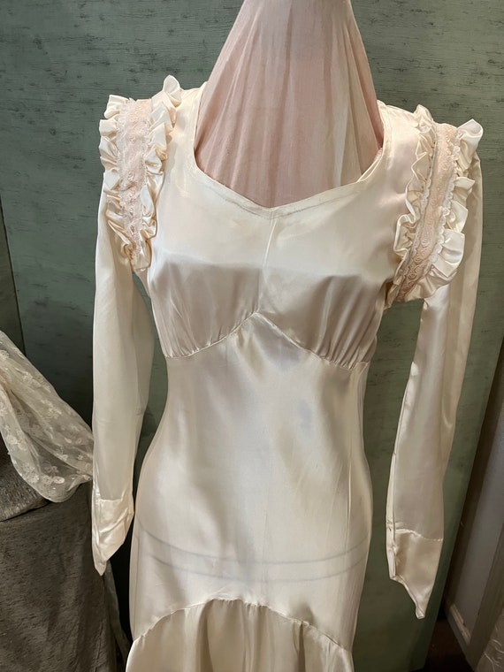 1930 Style wedding dress, cream satin  and lace ve